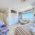 Parque Three Bedroom Apartament Marbella