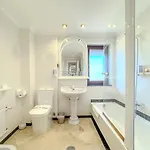 Parque Three Bedroom Apartament