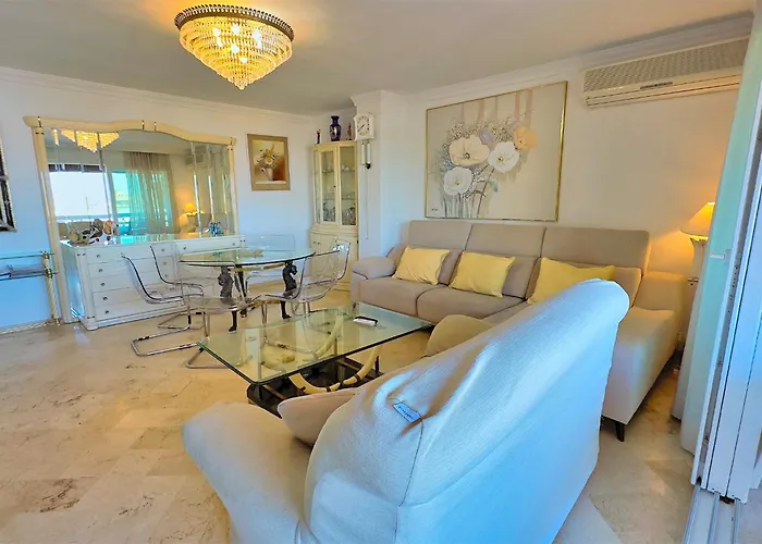 Parque Three Bedroom Appartement Marbellac
